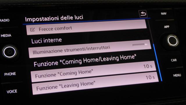 VOLKSWAGEN T-Cross 1.0 TSI 110 CV DSG R-Line