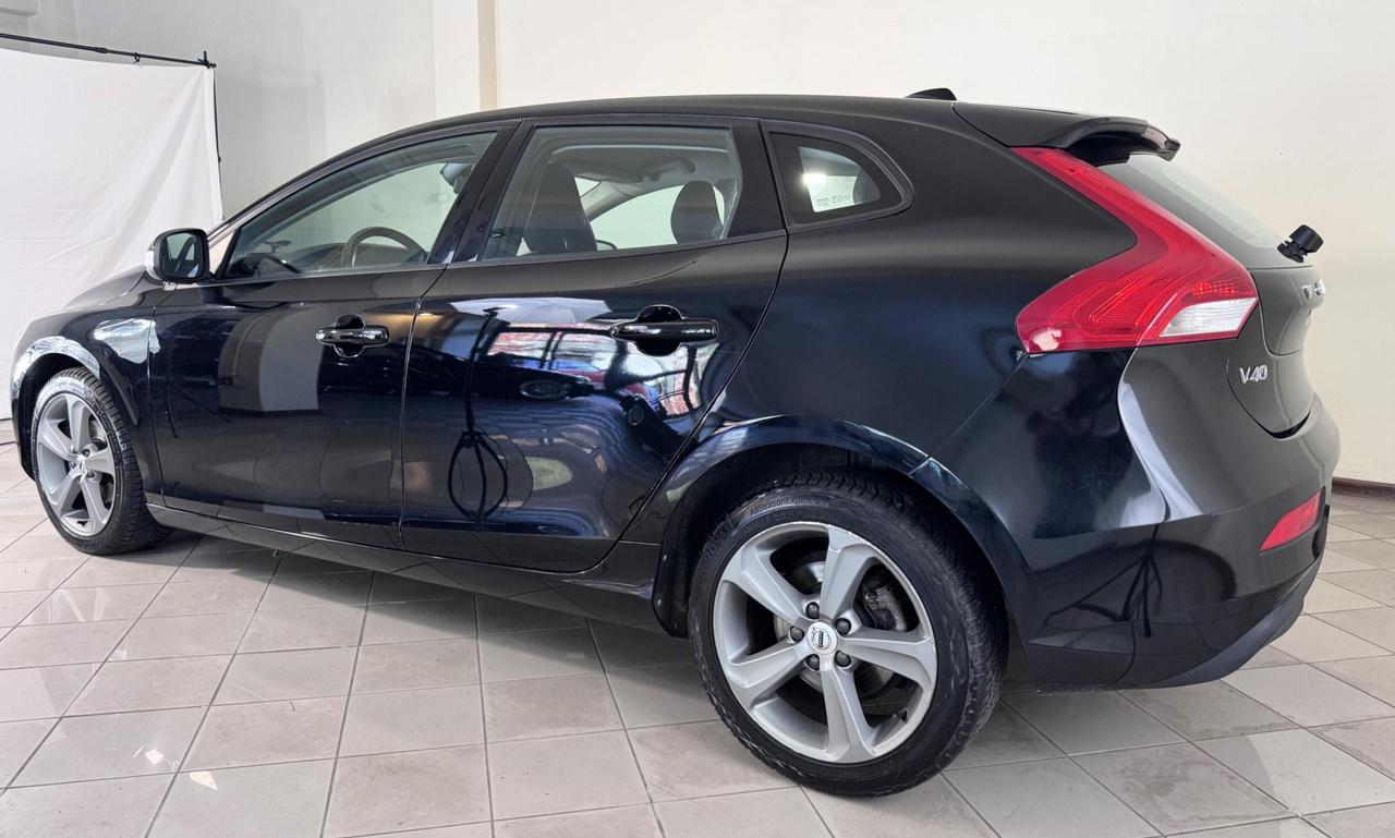 Volvo V40 2.0 d2 Momentum my17