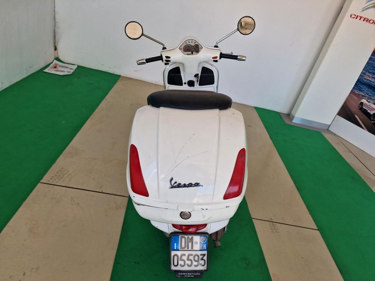 Vespa 300 GTS i.e.