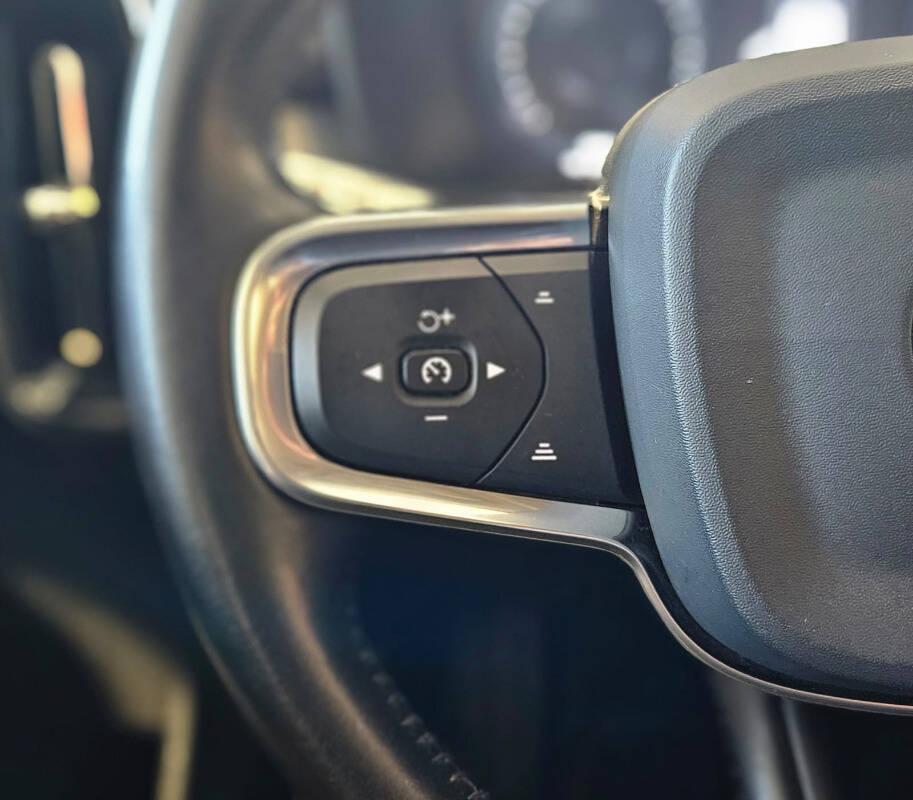 Volvo XC40 2.0 t4 Momentum awd geartronic my20