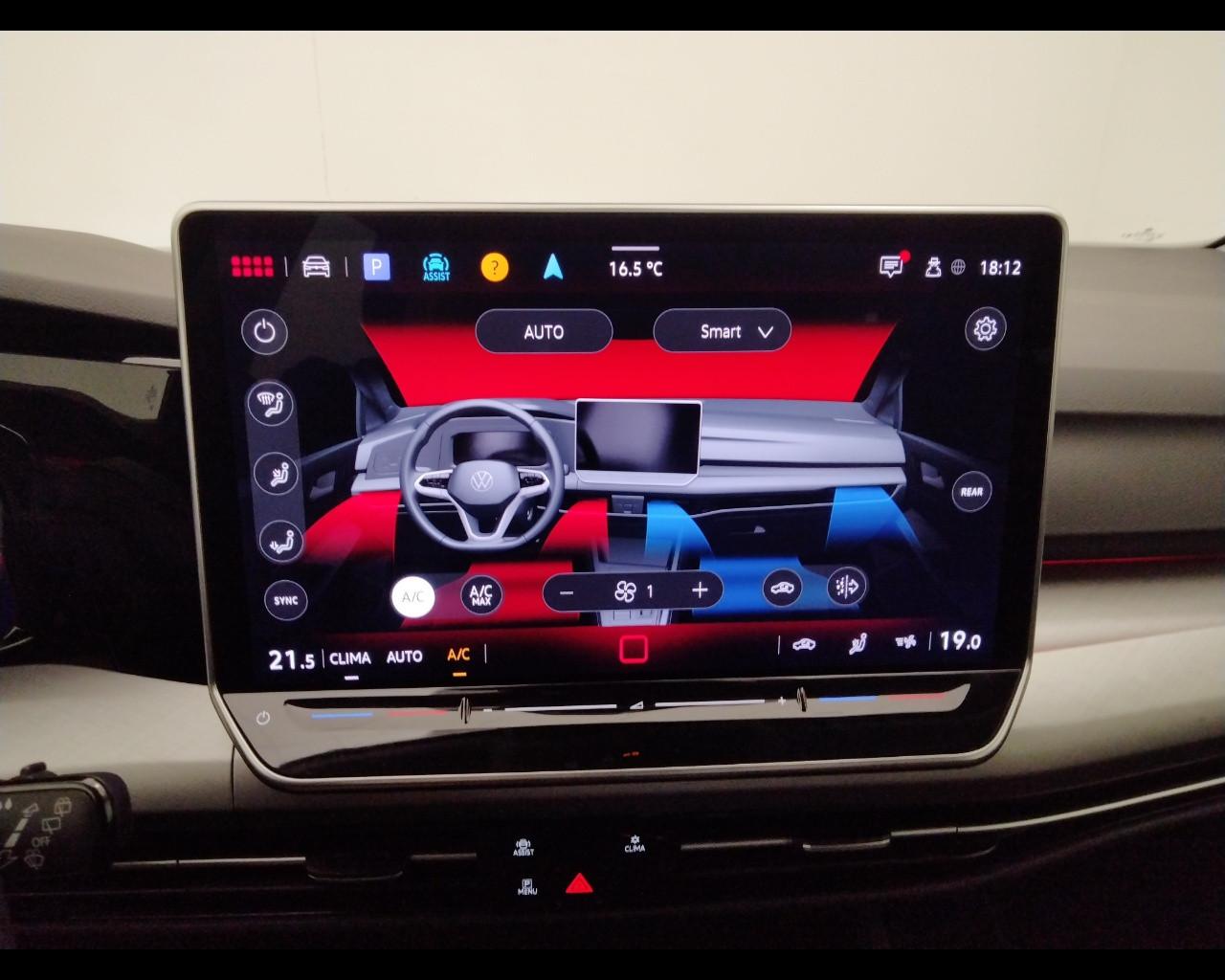 VOLKSWAGEN Golf VIII 2024 - Golf 2.0 tdi Life 115cv