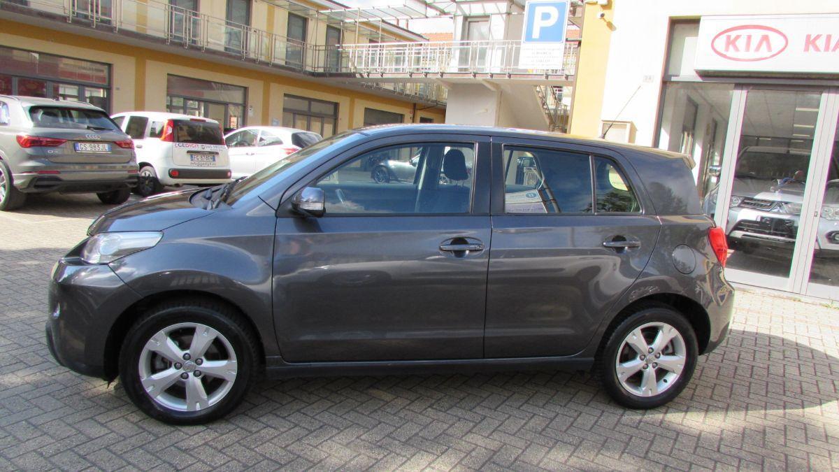 TOYOTA - Urban Cruiser - Cruiser 1.4 D-4D AWD Luxury