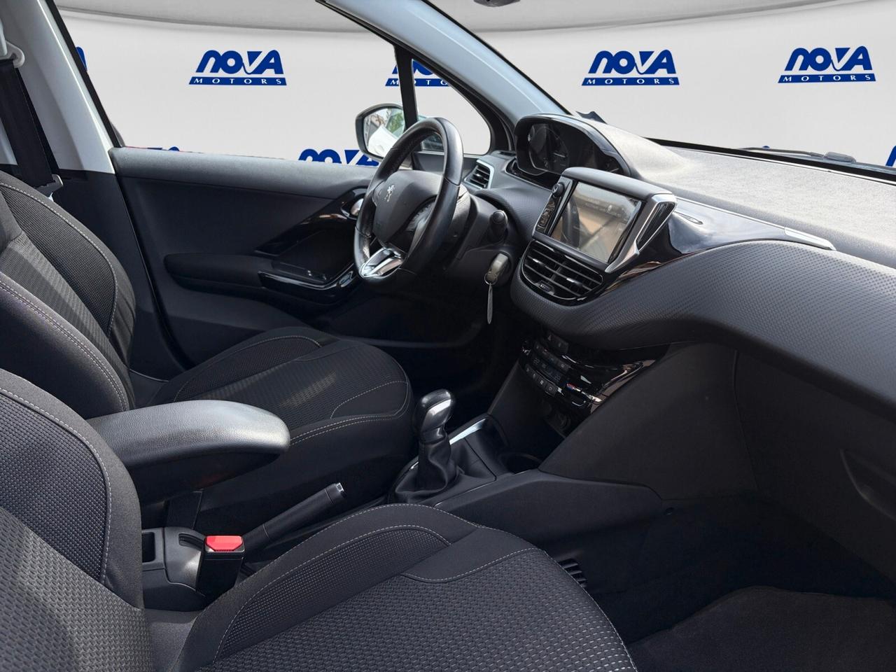 Peugeot 208 PureTech 82 5p. GPL Allure