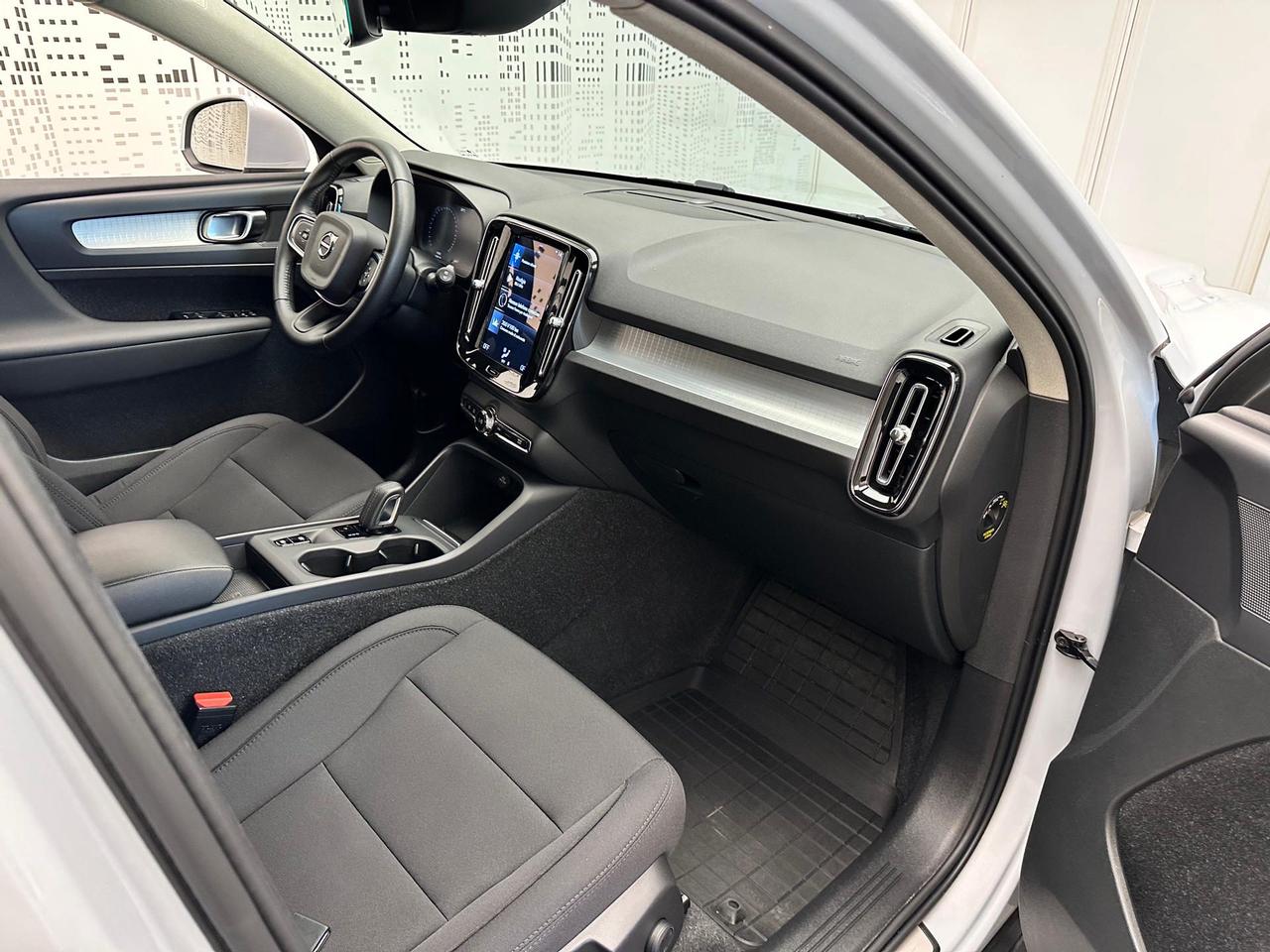 Volvo XC40 1.5 t4 RECHARGE PHEV MOMENTUM