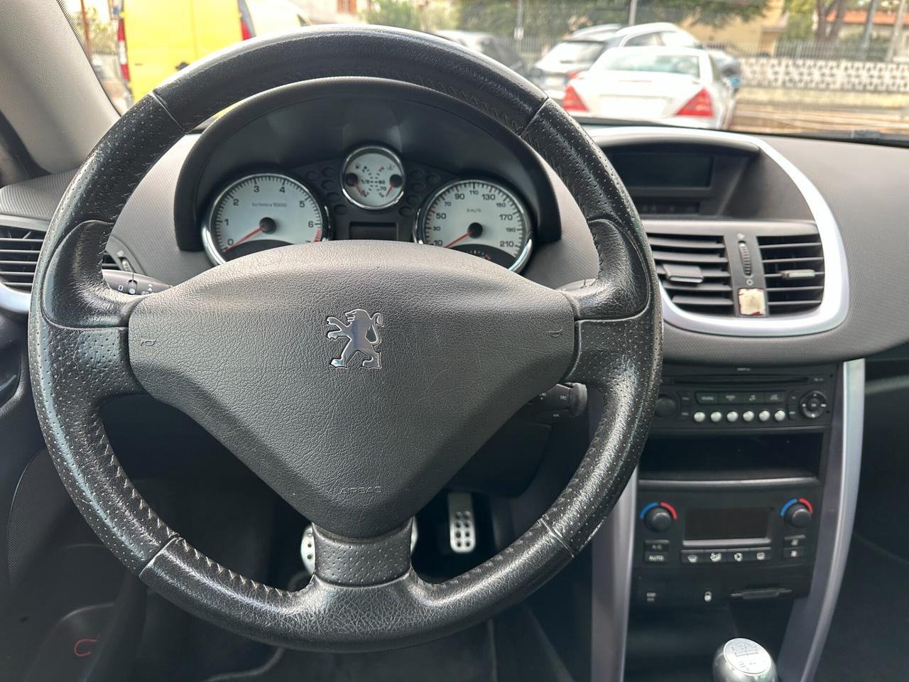 Peugeot 207 1.6 VTi 120CV CC Féline