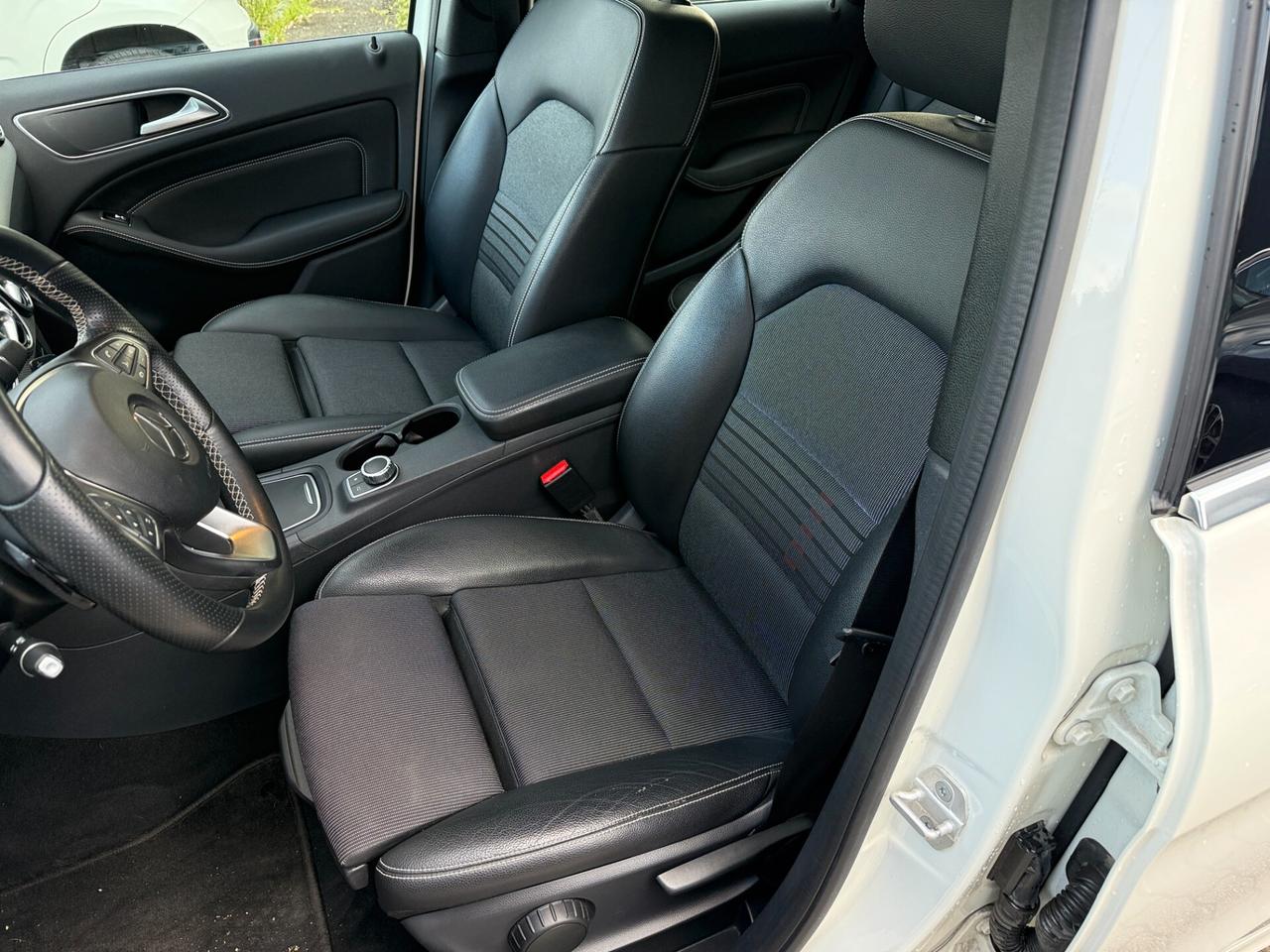 Mercedes-benz B 180 B 180 d Automatic Premium