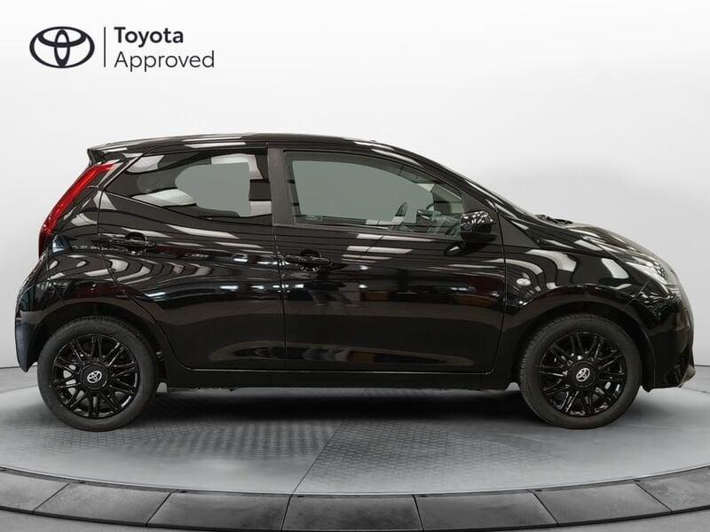 Toyota Aygo Aygo Connect 1.0 VVT-i 72 CV 5 porte x-play
