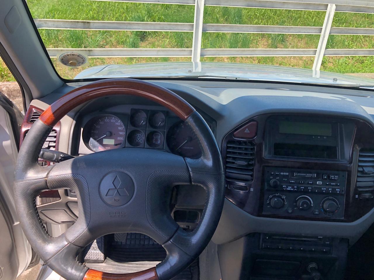 Mitsubishi Pajero 3.2 16V DI-D 3p. GLX