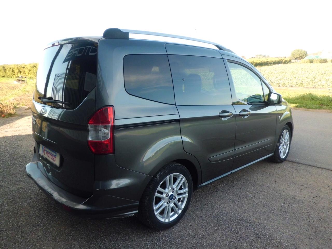Ford Tourneo Connect Connect7 1.5 TDCi 120 CV Titanium