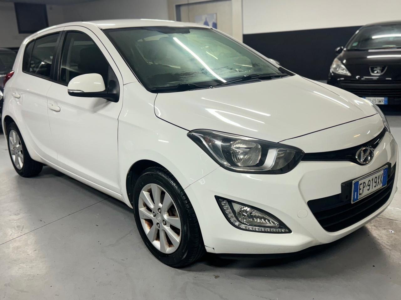 Hyundai i20 1.2 Benzina 85cv Neopatentati 2013