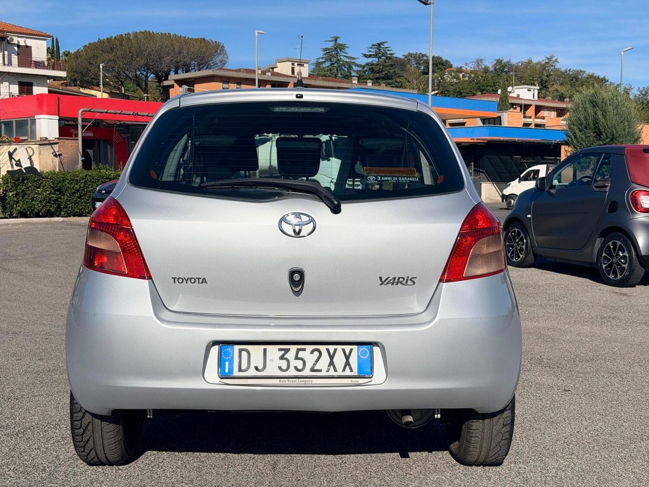 Toyota Yaris 1.0 VVT-i 70cv Benzina - 67.000 km - Garanzia 12 mesi