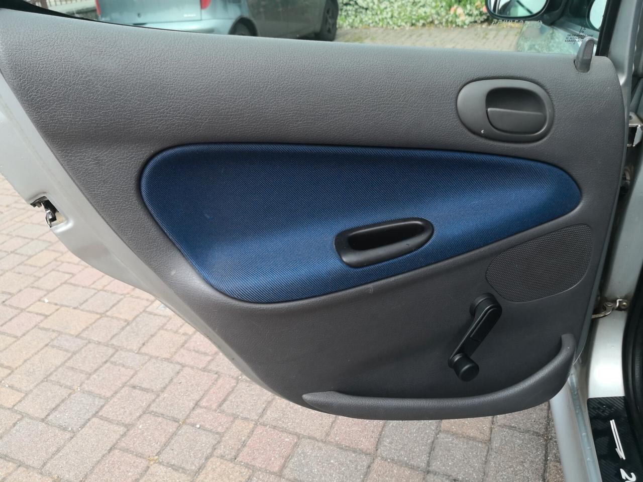 Peugeot 206 1.4 5p neopatentati clima