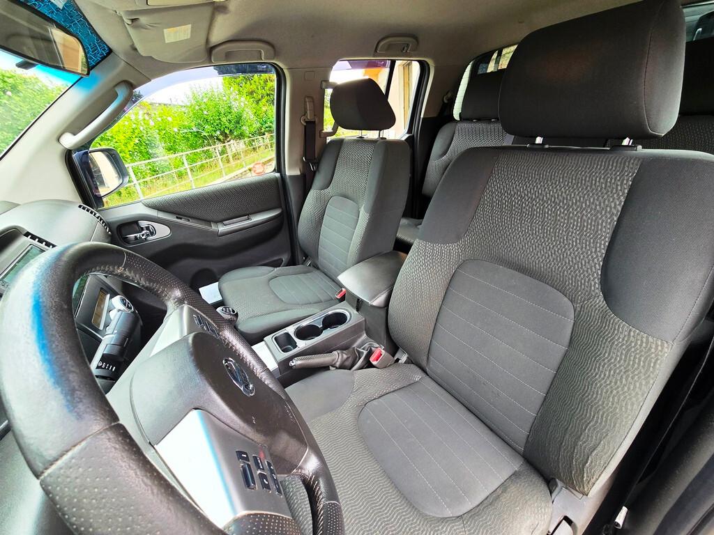 Nissan Navara 2.5 dCi 190CV 4 porte Double Cab LE