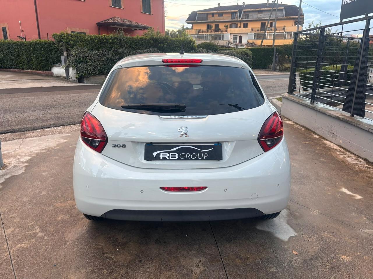 Peugeot 208 PureTech 82 5 porte Allure