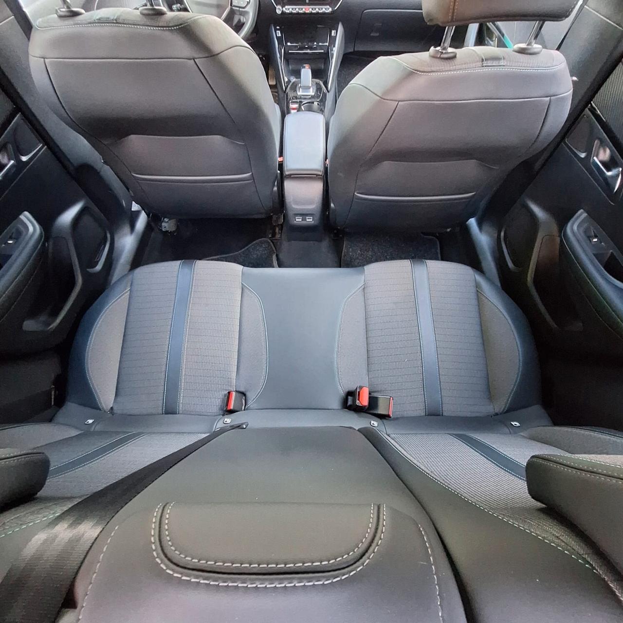 Peugeot 2008 motore elettrico 136 CV Allure Pack