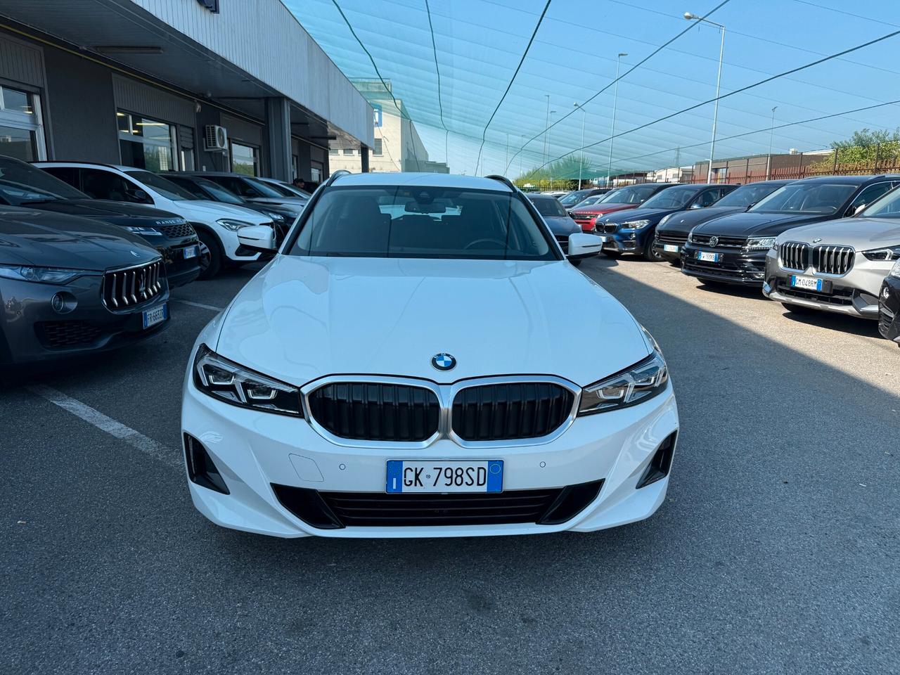 BMW 316 Touring mhev 48V auto