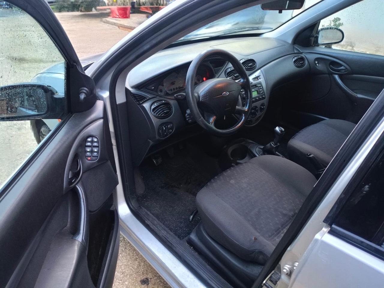 Ford Focus 1.6i 16V cat SW Ghia