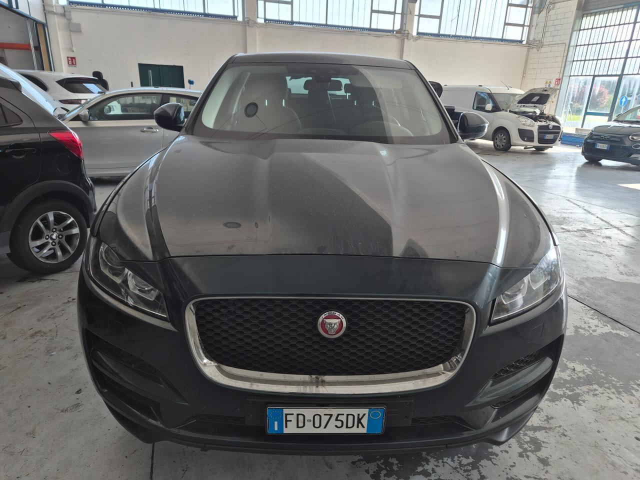Jaguar F-Pace 2.0 D 180 CV AWD Pure Senza Motore