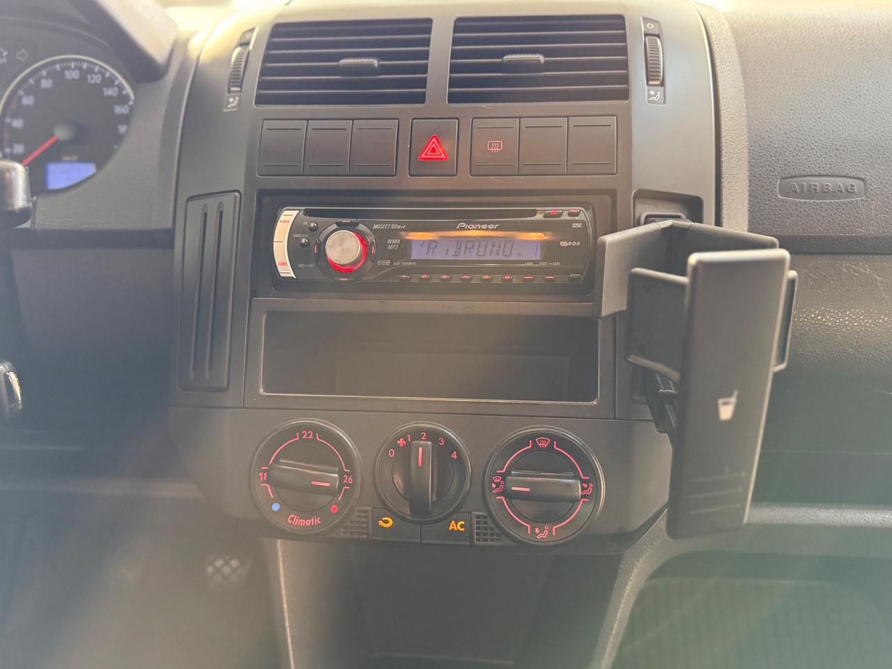 Volkswagen Polo 1.4/80CV 16V 5p. Sportline