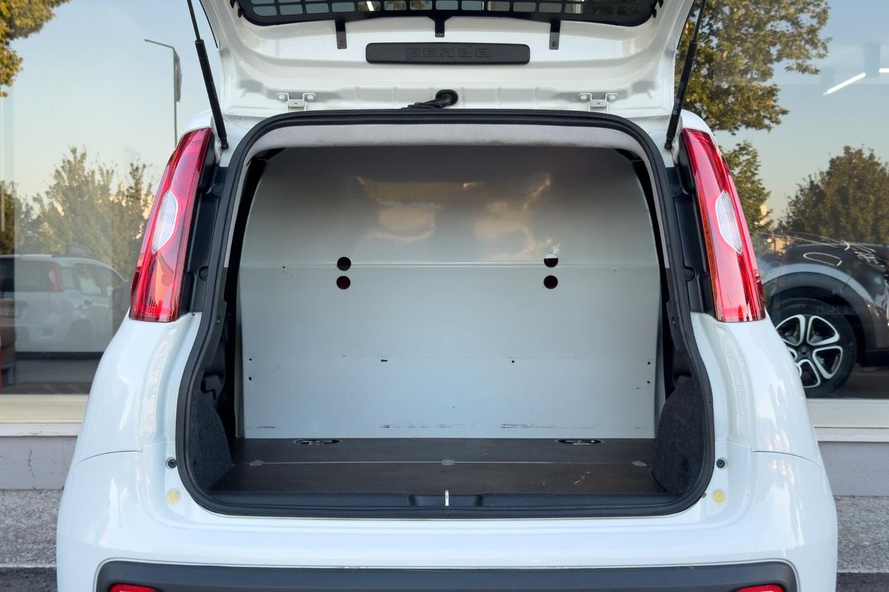 FIAT PANDA VAN 2 POSTI - ventilazione interna vano carico TARGA GB867TT