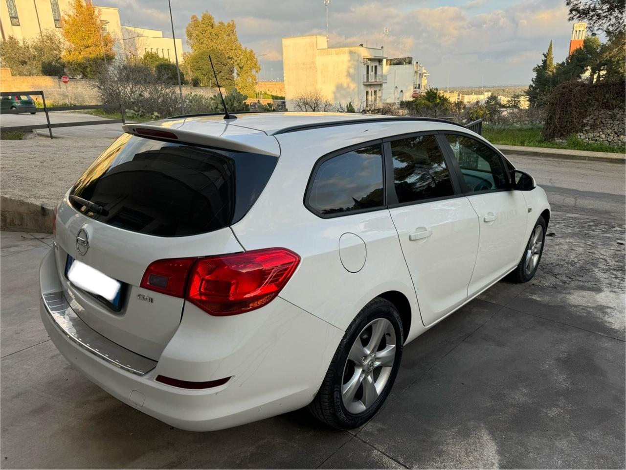 Opel Astra 1.7 CDTI - GANCIO TRAINO - 2012