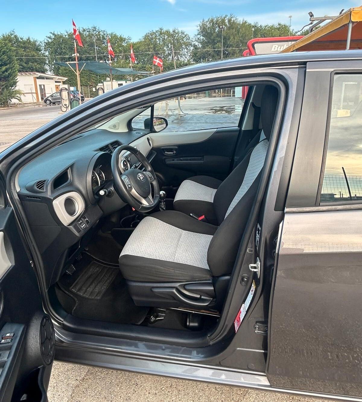 Toyota Yaris 1.4 D-4D 5 porte Lounge