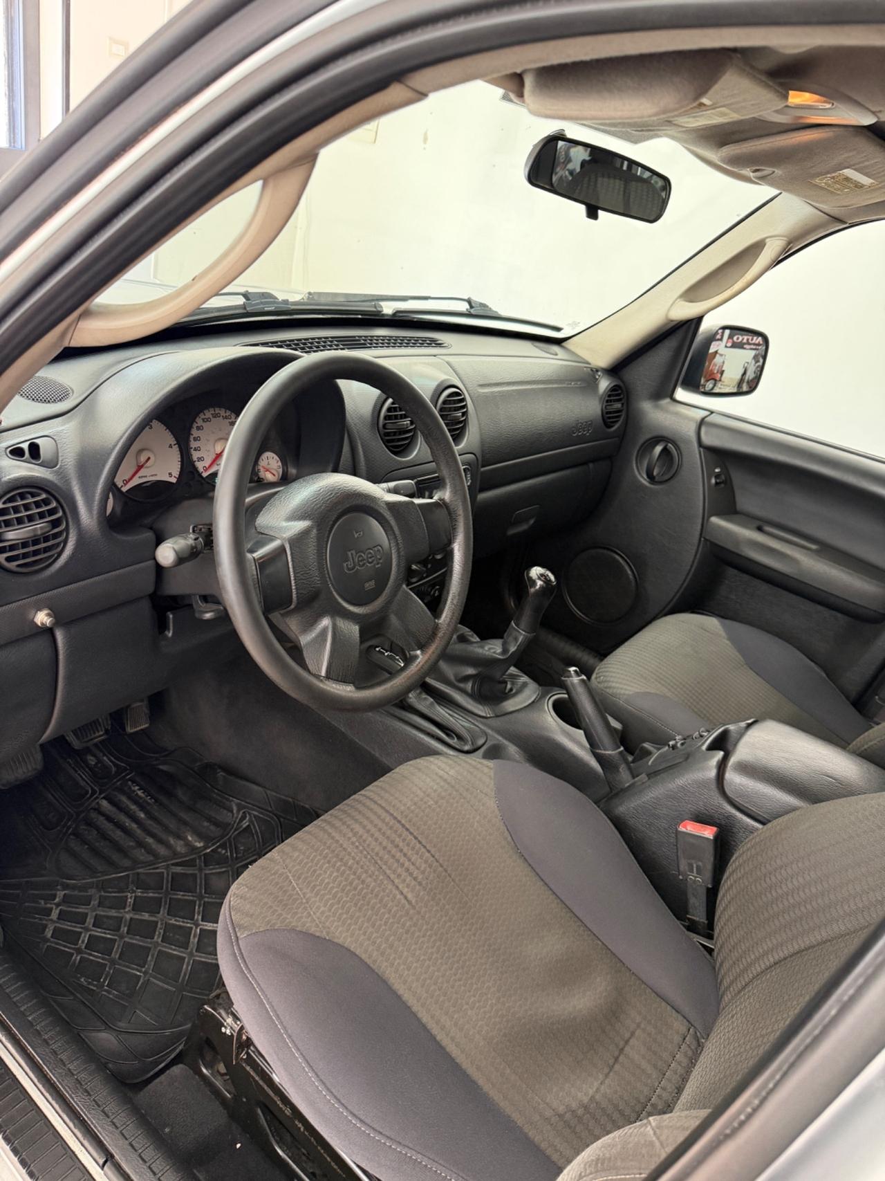 Jeep Cherokee 2.5 CRD Sport