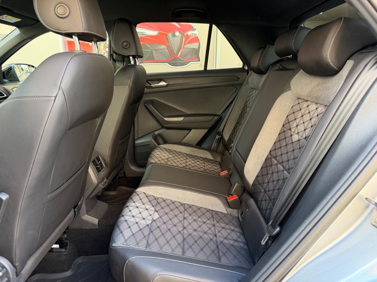 Volkswagen T-Roc 2.0 TDI150 CV DSG R-Line 2024
