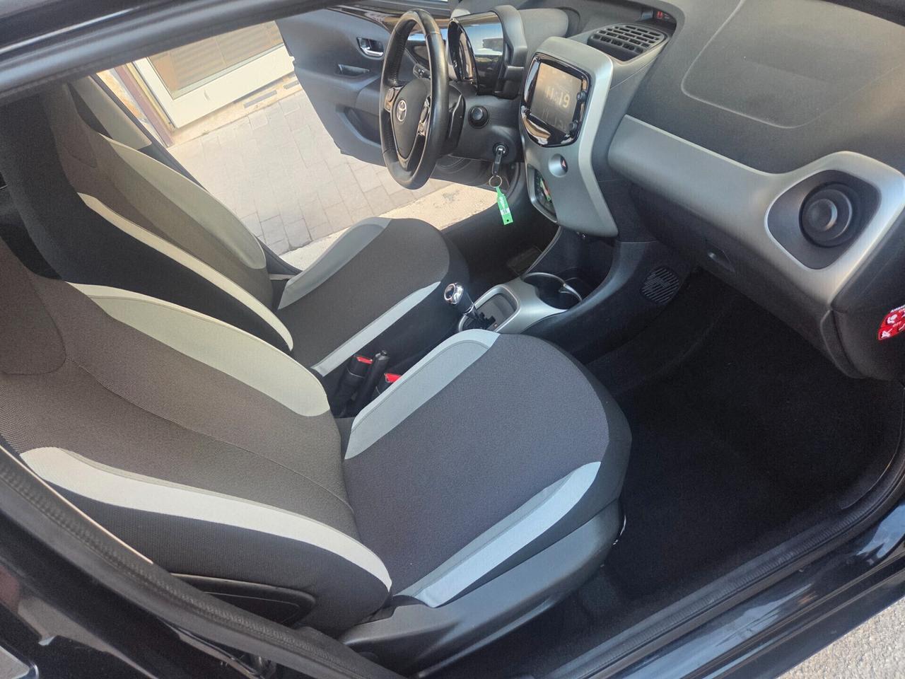 TOYOTA AYGO 1.0 BENZ 70 CV AUTOMATICA KM CERTIFICATI