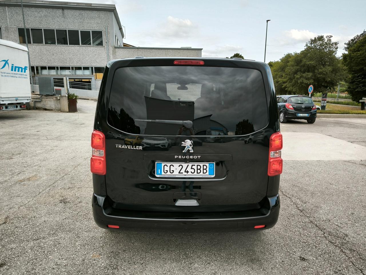 Peugeot Traveller BlueHDi 180 S&S EAT8 Standard Business Vip