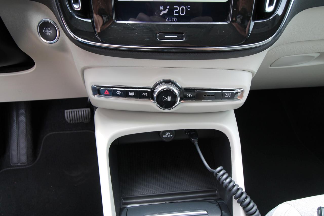Volvo XC40 2.0 D3 150cv Momentum Geartronic | 2019
