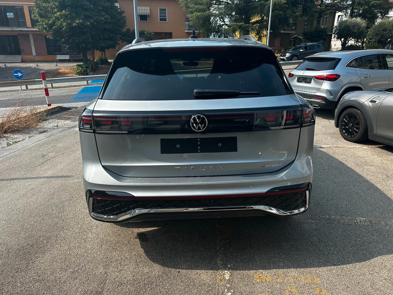 Volkswagen Tiguan III 1.5 tsi ehybrid R-Line Plus 204cv dsg / 4 ANNI DI GARANZIA