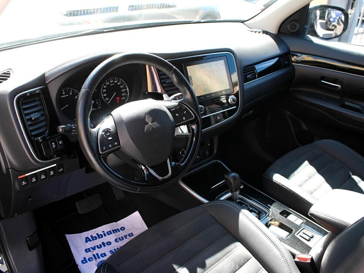 Mitsubishi Outlander 2.0 2WD GPL Bi-fuel CVT Instyle SDA