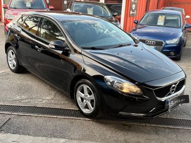 V40 D4 Momentum-unipro-rate-E6