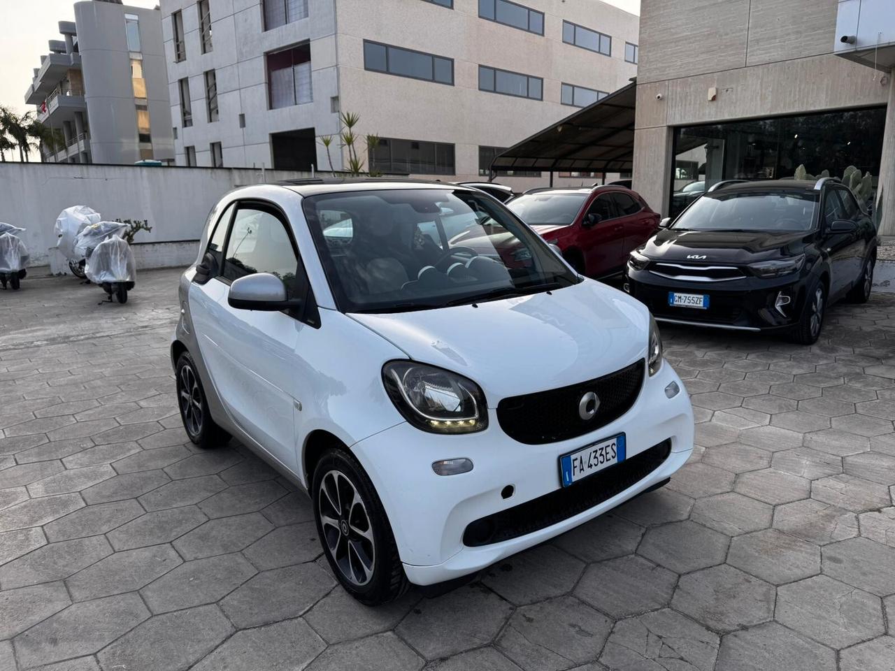 SMART FORTWO 1.0 BENZINA 70 CV 2015