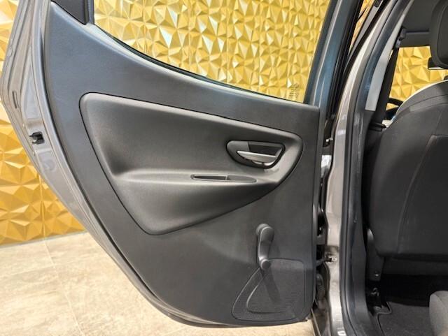 Lancia Ypsilon 1.2 69 CV 5 porte Gold