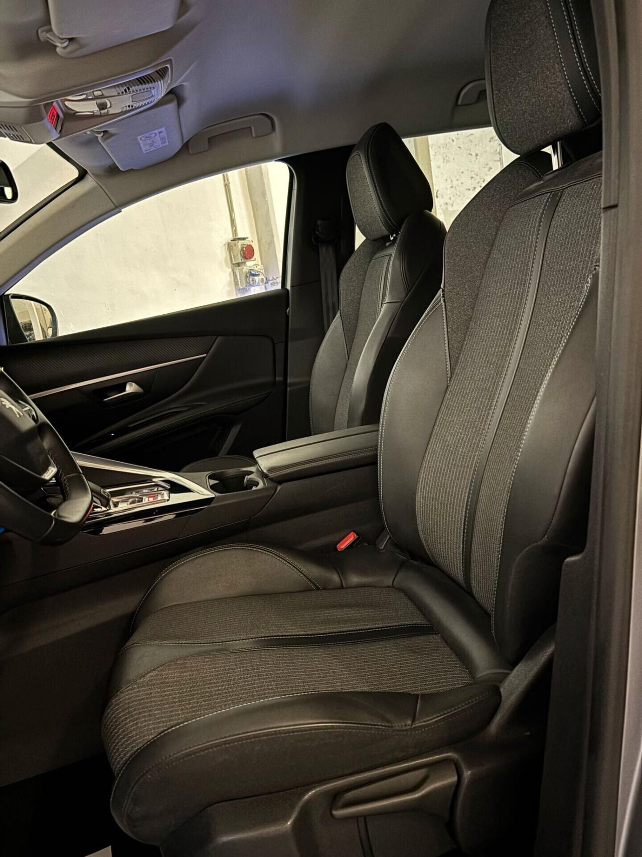 Peugeot 3008 BlueHDi 130 S&S Allure*/.