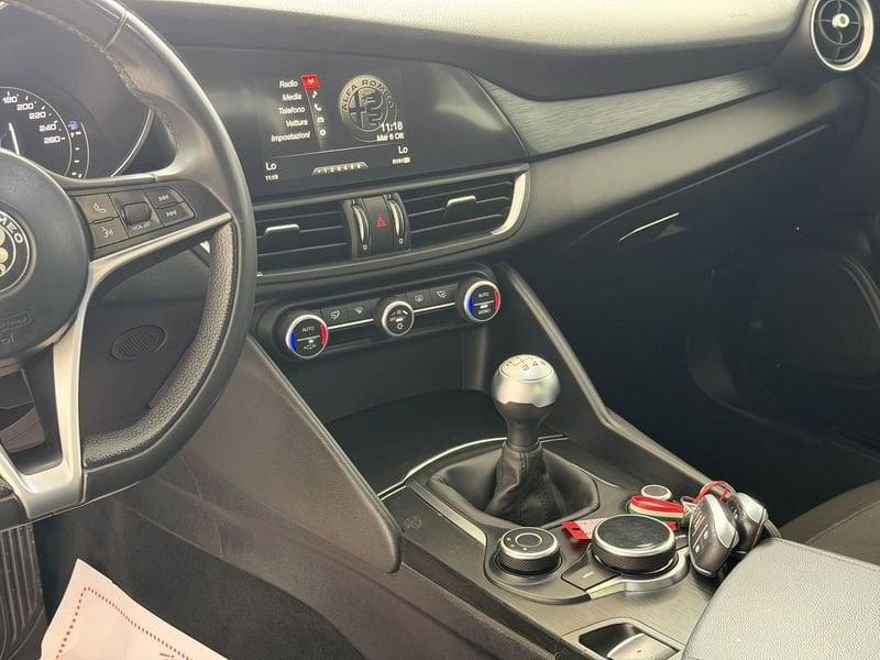 Alfa Romeo Giulia 2.2 Turbo MT6 150 CV Business Launch Ed