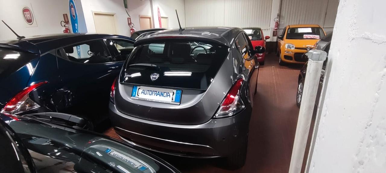 Lancia Ypsilon 1.2 69 CV 5 porte S&S Gold