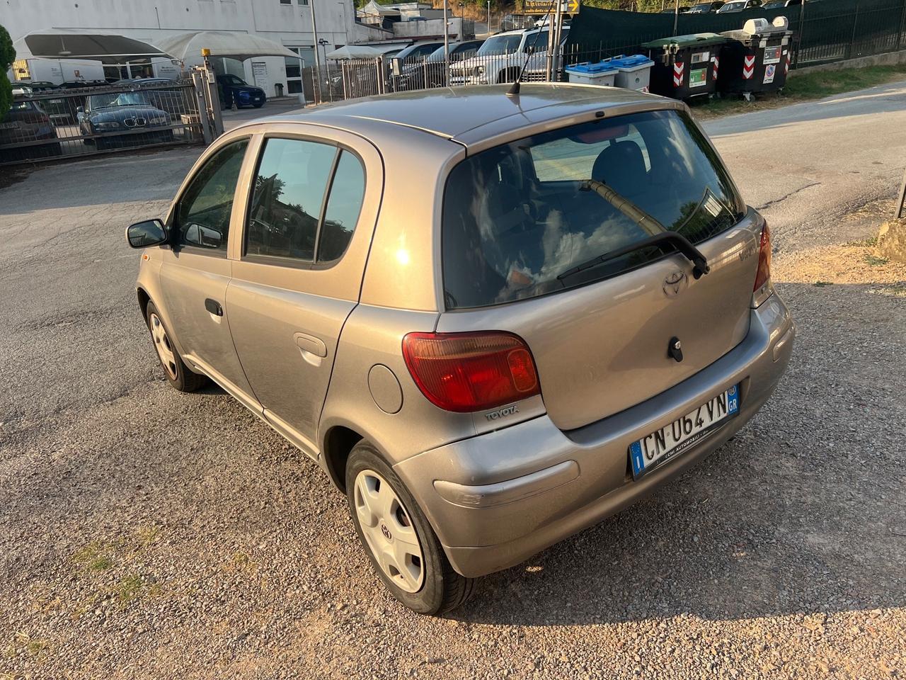 Toyota Yaris 1.0 5 porte