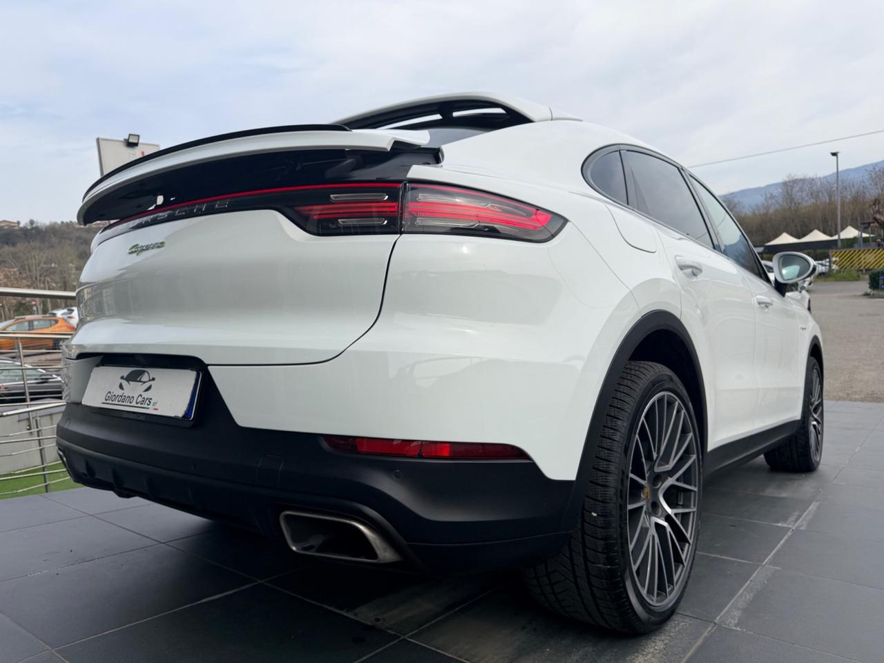 Porsche Cayenne Coupé 3.0 V6 E-Hybrid uni pro in garanzia