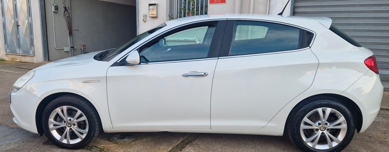 Alfa Romeo Giulietta 1.6 JTDm-2 105 CV Distinctive