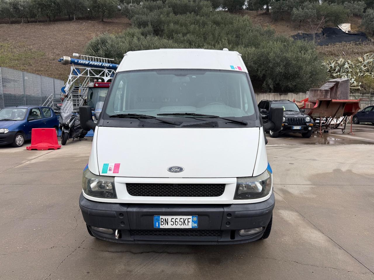 Ford Transit 2.4 diesel 9 posti