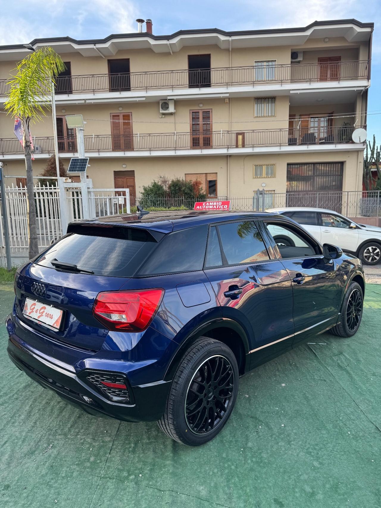 Audi Q2 30 TDI S tronic Identity Black