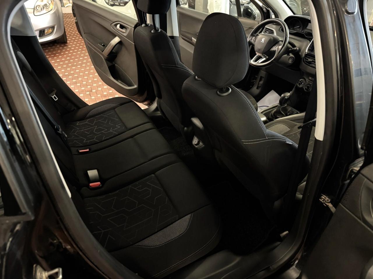 Peugeot 2008 PureTech 82 Active - IDEALE PER NEOPATENTATI