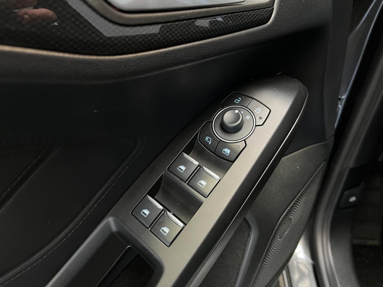 Ford Focus 1.0cc HYBRID 125cv ST-LINE C/AUTOMATICO