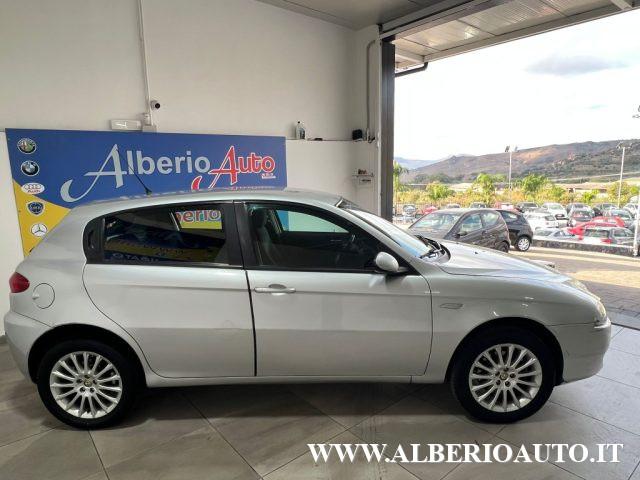 ALFA ROMEO 147 1.9 JTD (120) 5 porte Distinctive