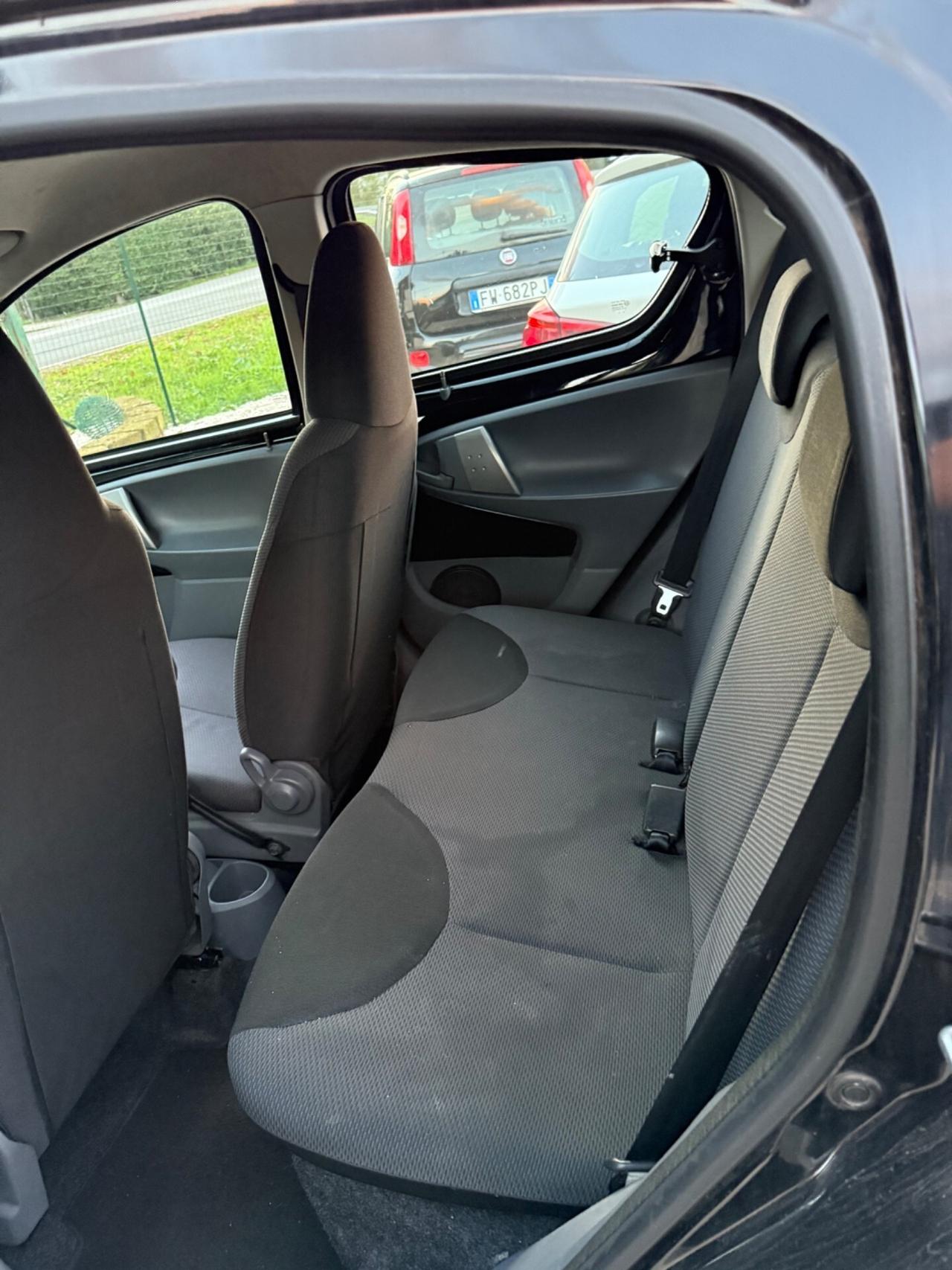 Toyota Aygo 1.0 12V VVT-i 5 porte perfetta neopate