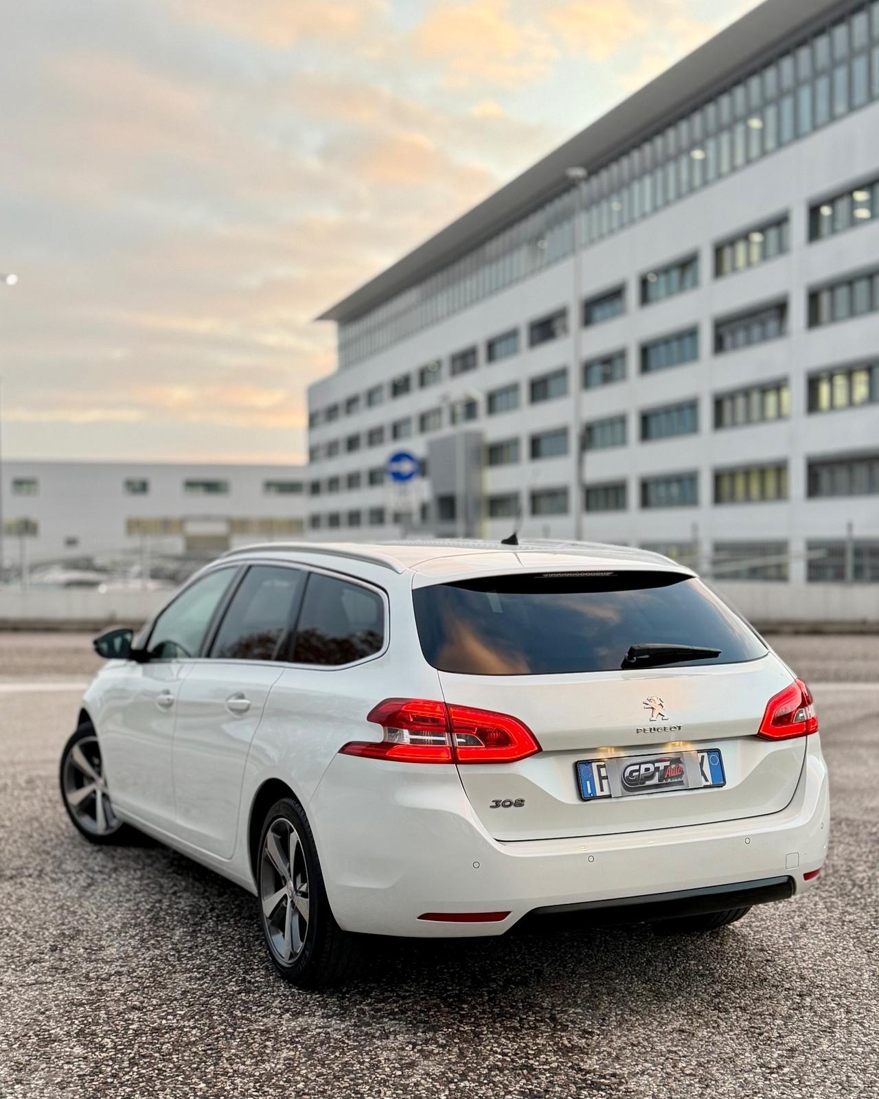 Peugeot 308 BlueHDi 150 S&S SW Allure