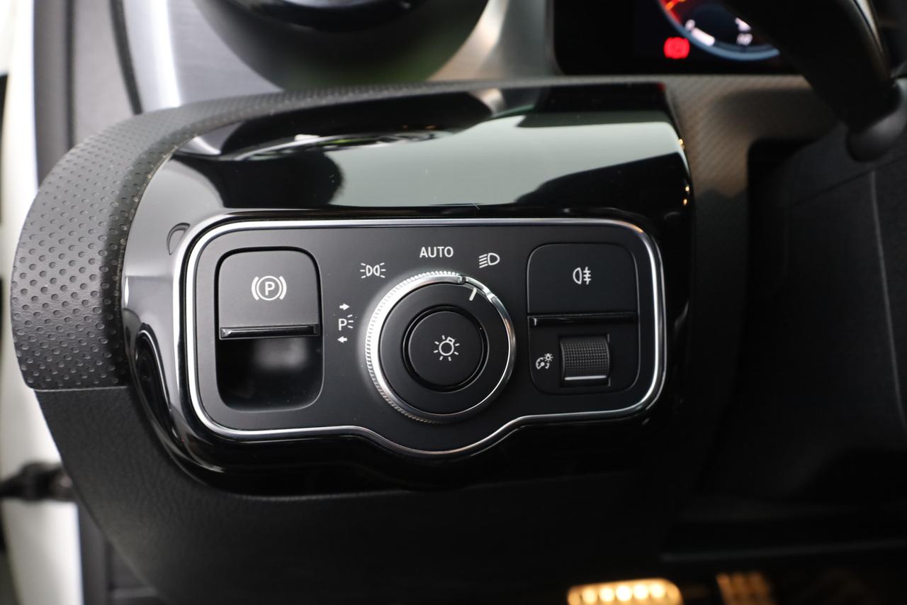 MERCEDES Classe A (W177) A 180 d Automatic Premium